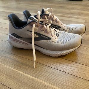 Brooks Launch 8 GTS Womens size 10.5